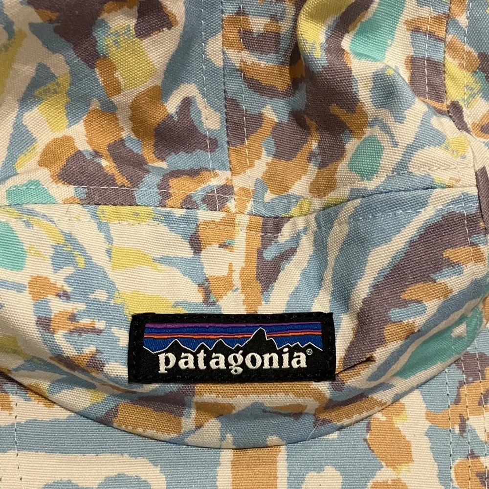 ❌SOLD on VINTED❌ - Patagonia Abstract Blue and Brown Cap - Picture 2 of 6